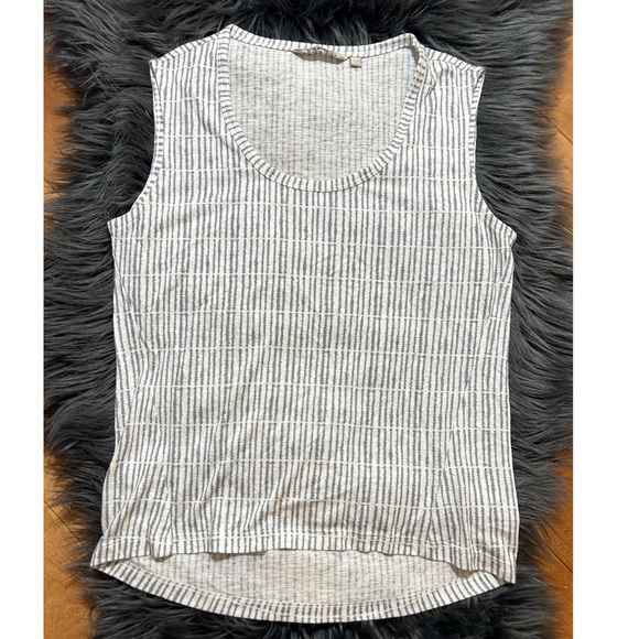 Athleta Breezy Gray & White Printed Muscle  Tank Top Size XSMALL - Picture 2 of 4